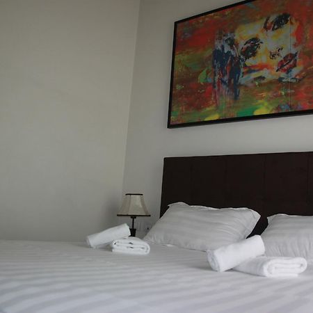 Living Hotel Tirana Eksteriør billede