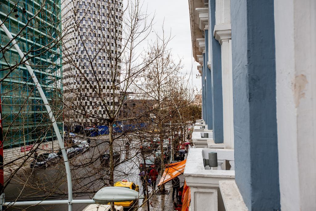 Living Hotel Tirana Værelse billede