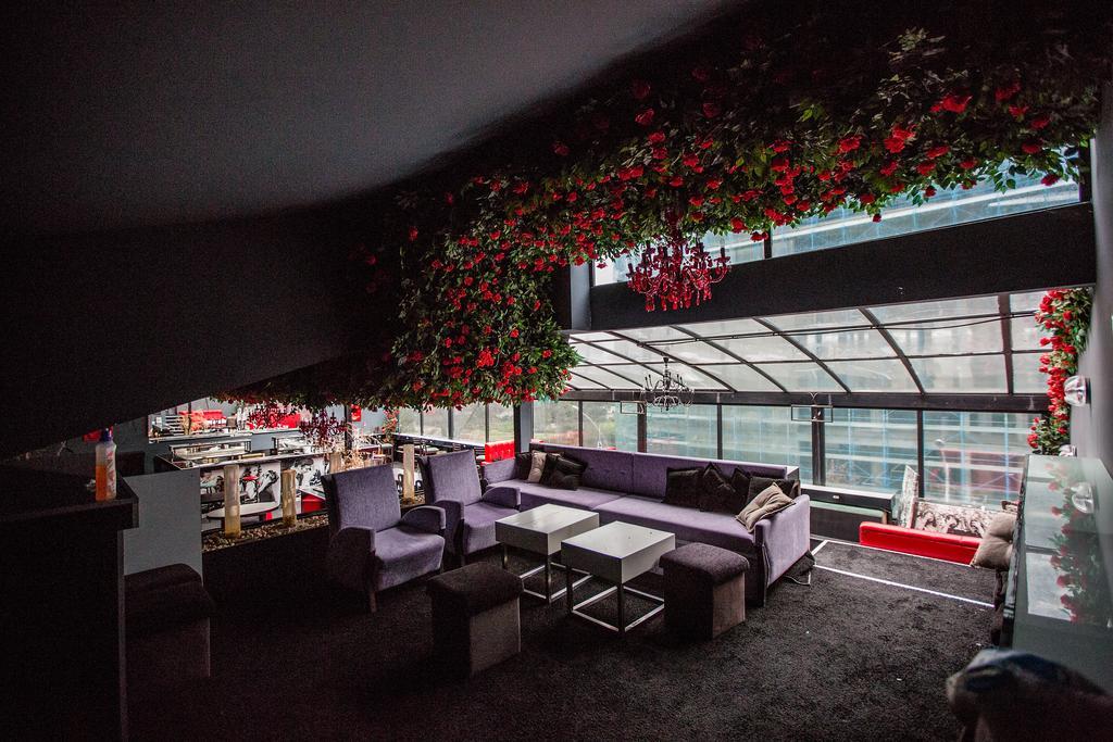 Living Hotel Tirana Eksteriør billede