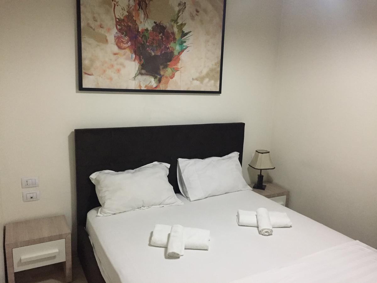 Living Hotel Tirana Eksteriør billede