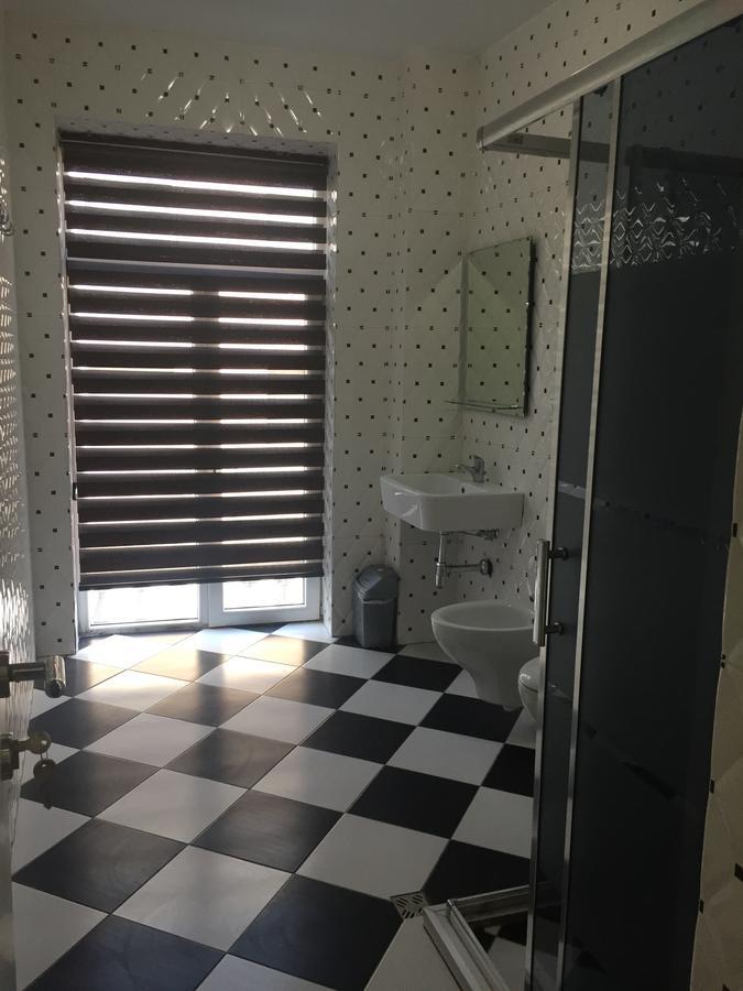 Living Hotel Tirana Eksteriør billede
