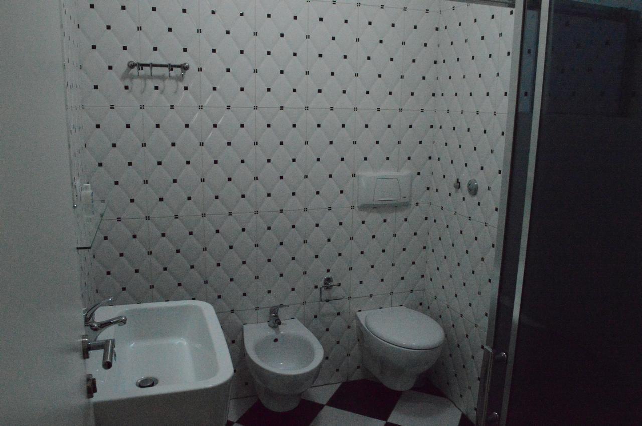 Living Hotel Tirana Eksteriør billede