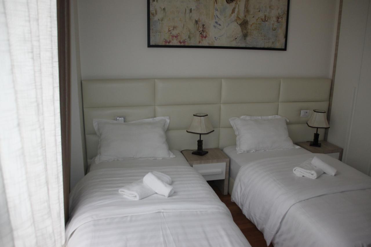 Living Hotel Tirana Eksteriør billede