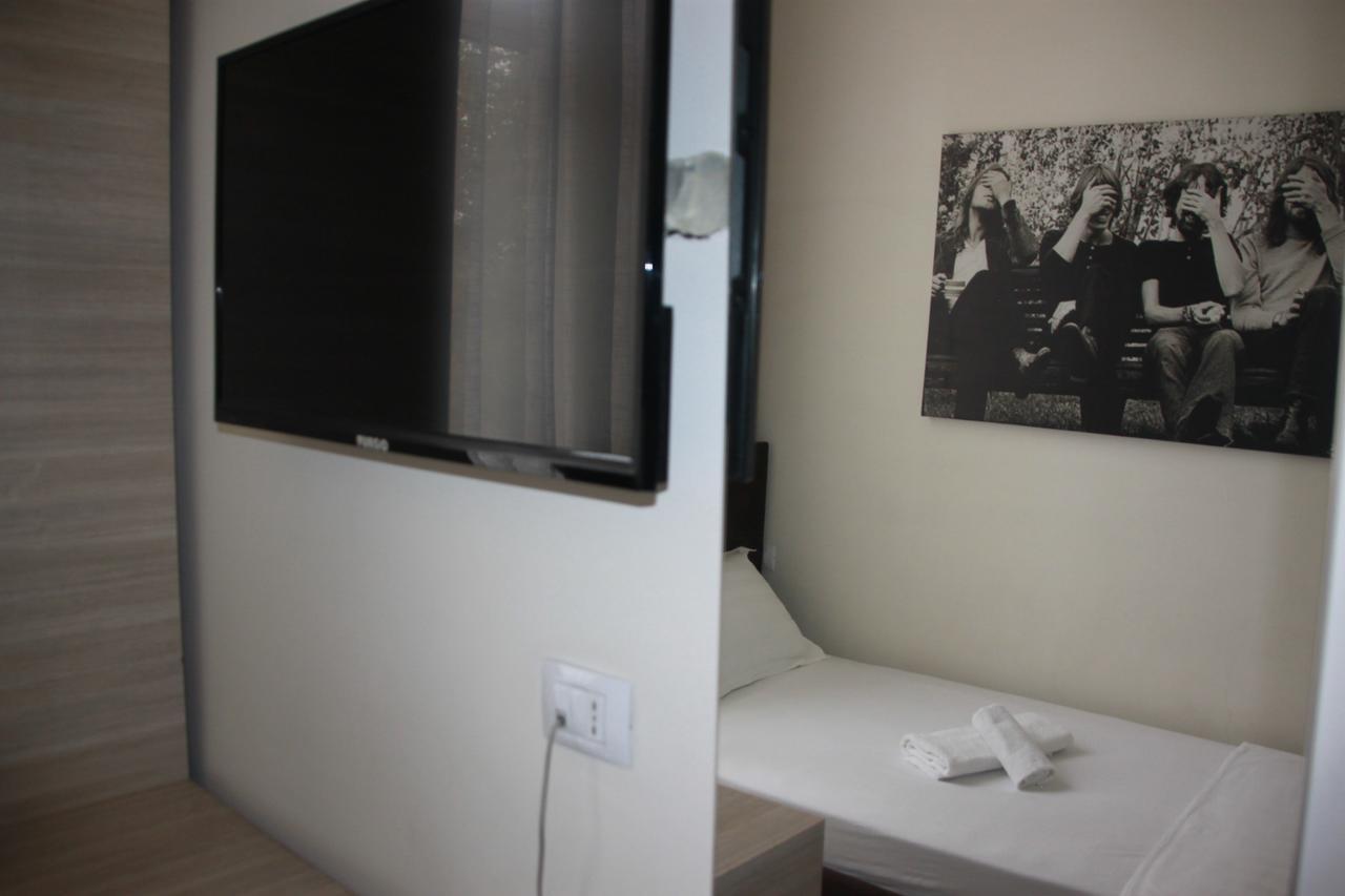 Living Hotel Tirana Eksteriør billede
