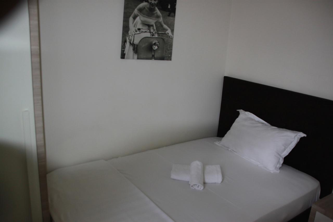 Living Hotel Tirana Eksteriør billede