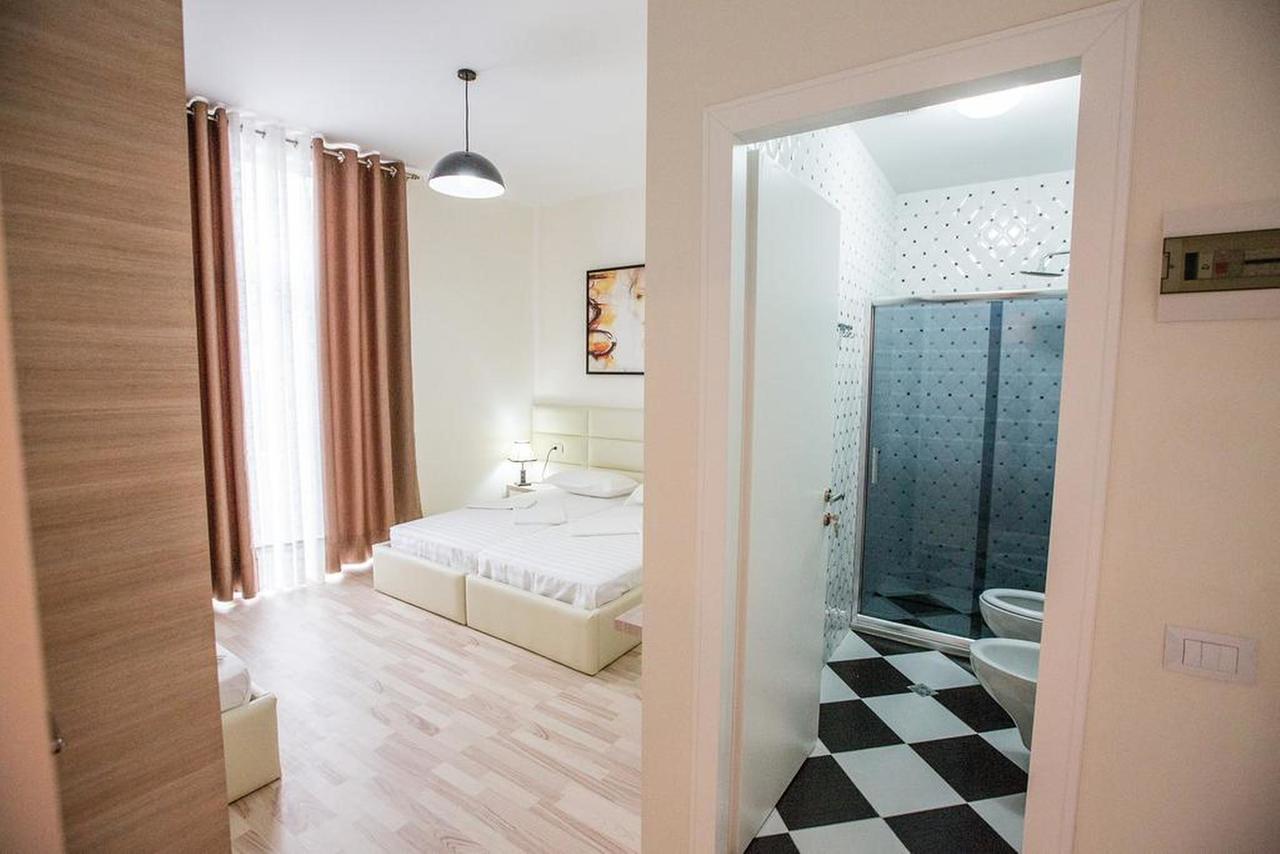 Living Hotel Tirana Eksteriør billede